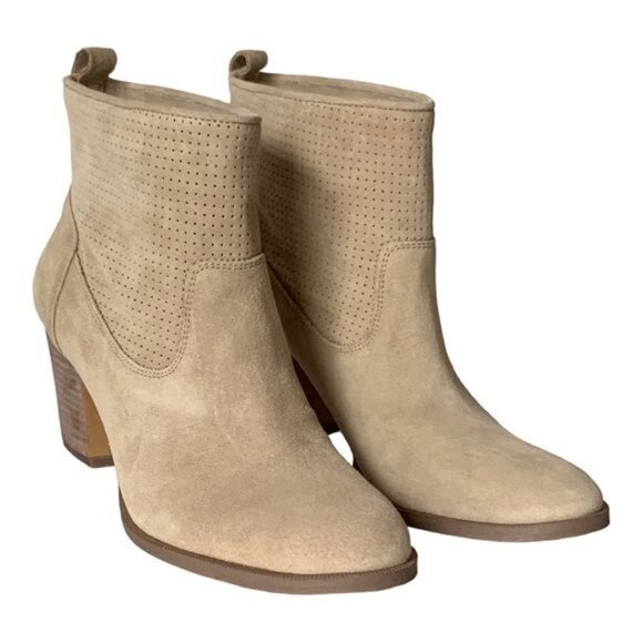 NWT Ivanka Trump Ankle Suede Boots Sz.9.5 Block Heel Beige Western Boho Chic - Picture 11 of 11